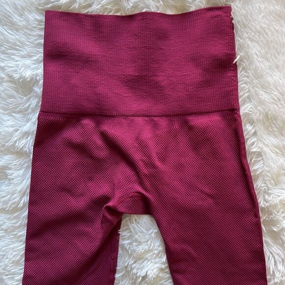 Savvi Seamless High Waist Legging In Cranberry - Picture 7 of 8